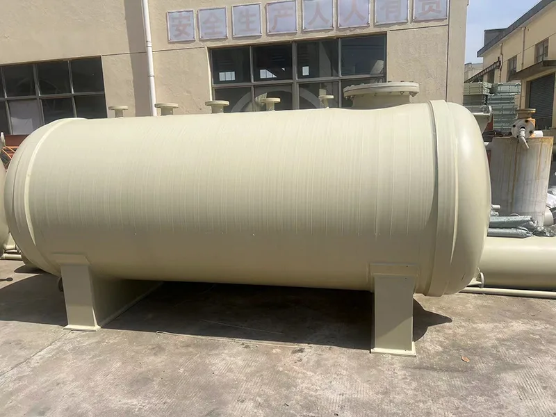 Vandret tank af polypropylen