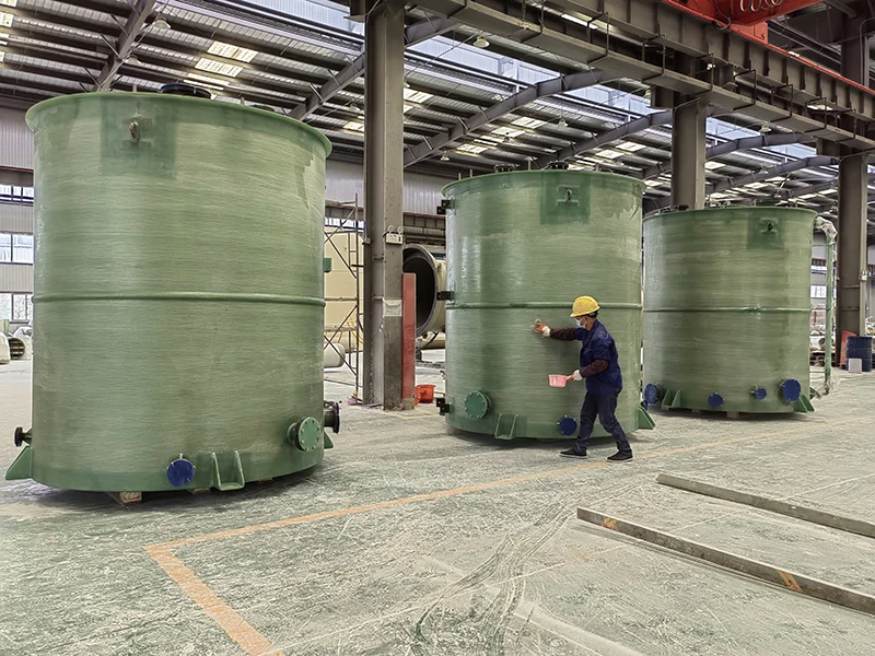 Lodret opbevaringstank i glasfiber